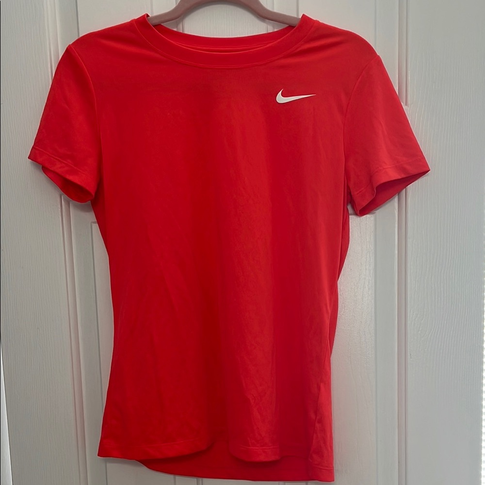Nike Tee Dri-Fit Red Fitted Short Sleeve Tee